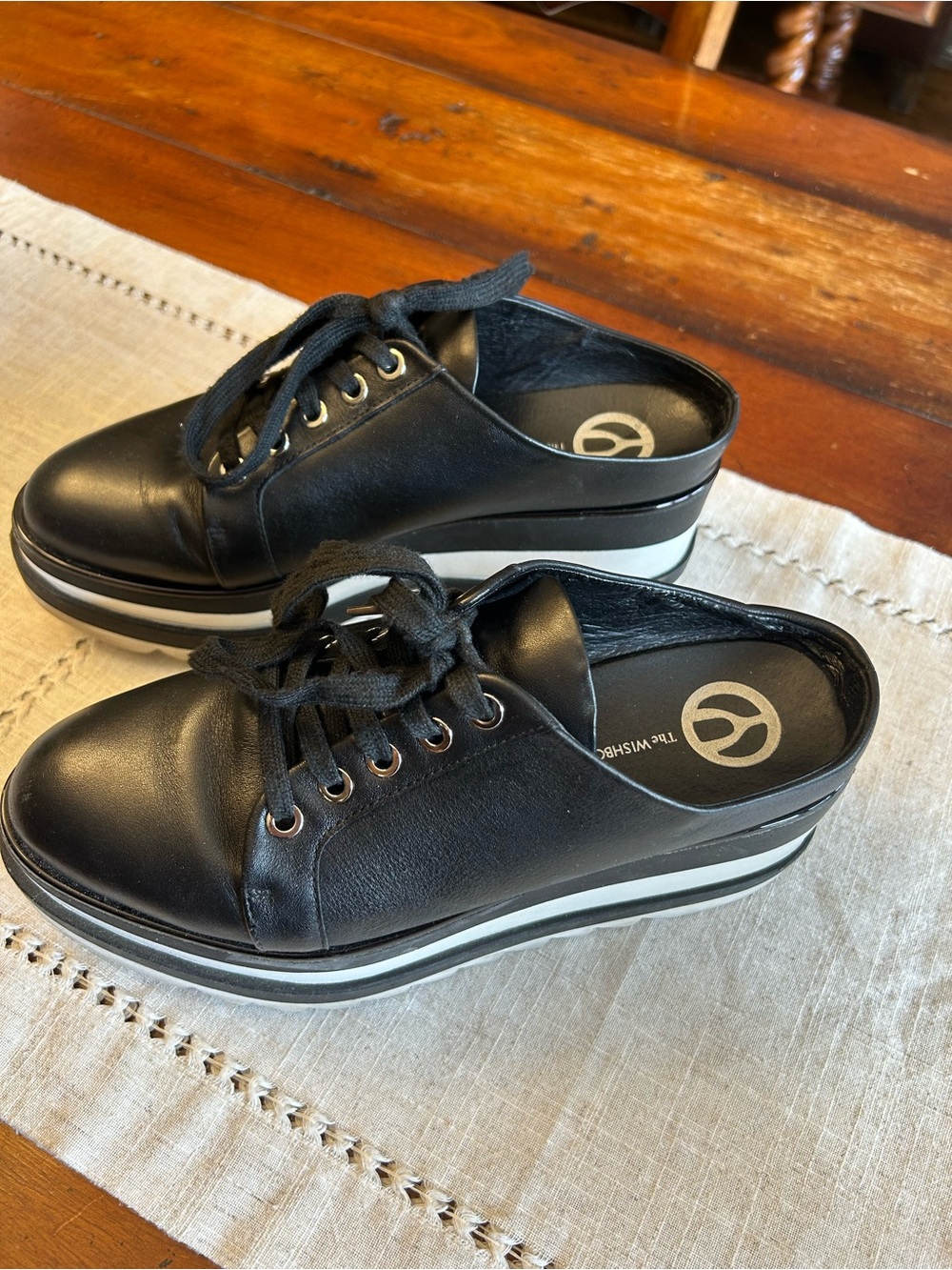 Brown’s Wishbone Collection Platform Lace-Up Slide On Sneakers - Picture 2 of 7
